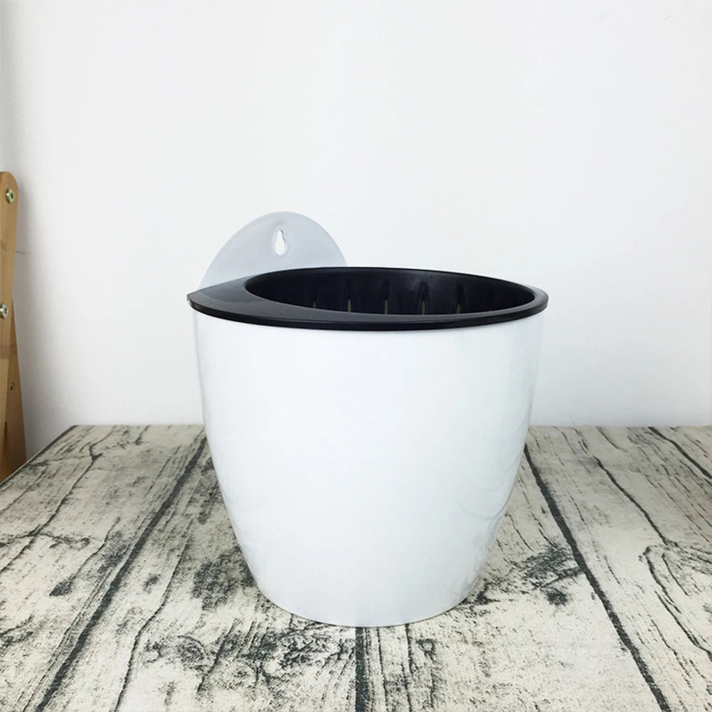 Maceta de pared automática de plástico absorbente de agua para tierra o sistema hidropónico. Soporte para macetas de pared y balcón.
